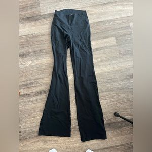 Aritzia TNA leggings
